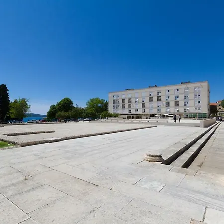 Hera With Balcony And Free Parking Apartament
