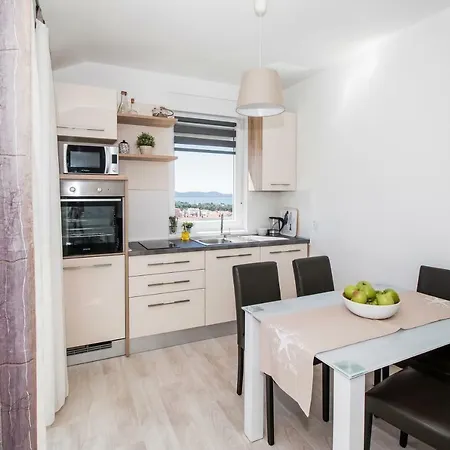 Apartment Hera With Balcony And Free Parking Zadar