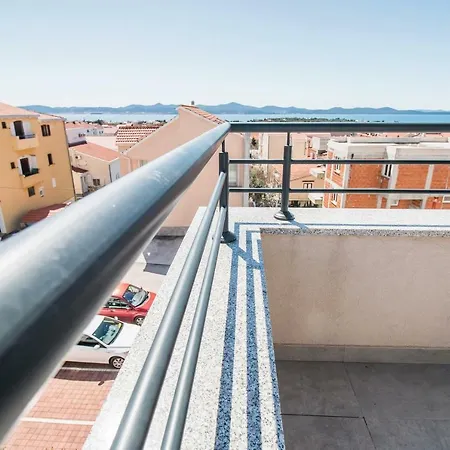 Hera With Balcony And Free Parking Apartment *