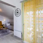 Hera With Balcony And Free Parking