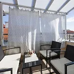 Hera With Balcony And Free Parking 자다르