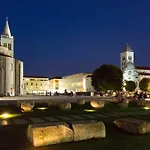 Hera With Balcony And Free Parking * 자다르