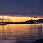 Hera With Balcony And Free Parking * 자다르