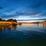 Hera With Balcony And Free Parking 아파트 자다르