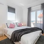 아파트 Hera With Balcony And Free Parking