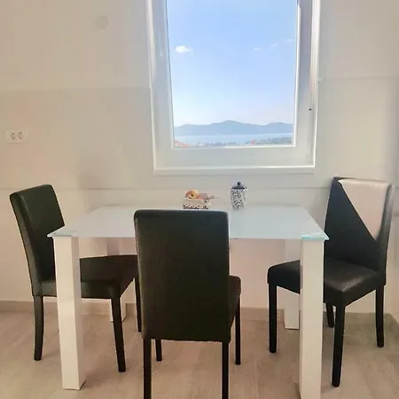 Hera With Balcony And Free Parking Διαμέρισμα Ζαντάρ