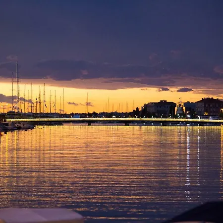 Hera With Balcony And Free Parking * ザダル