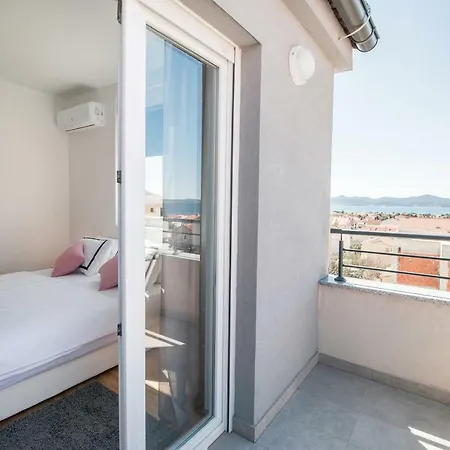 Hera With Balcony And Free Parking Ζαντάρ