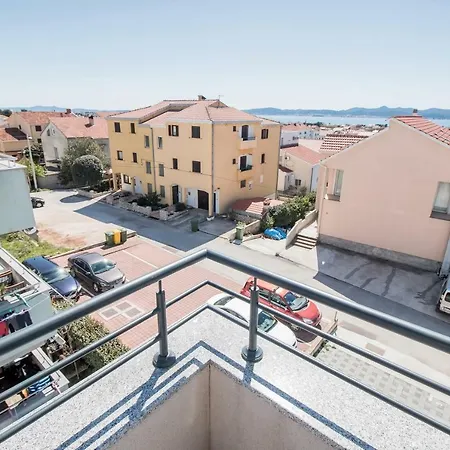 Hera With Balcony And Free Parking Apartman *