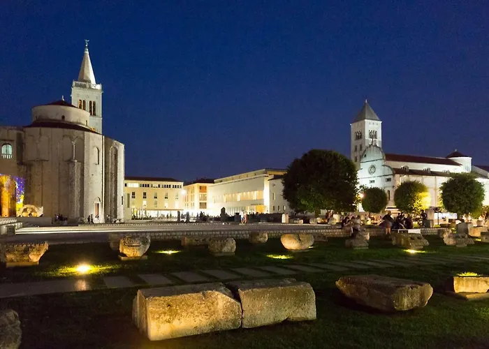 Hera With Balcony And Free Parking * ザダル