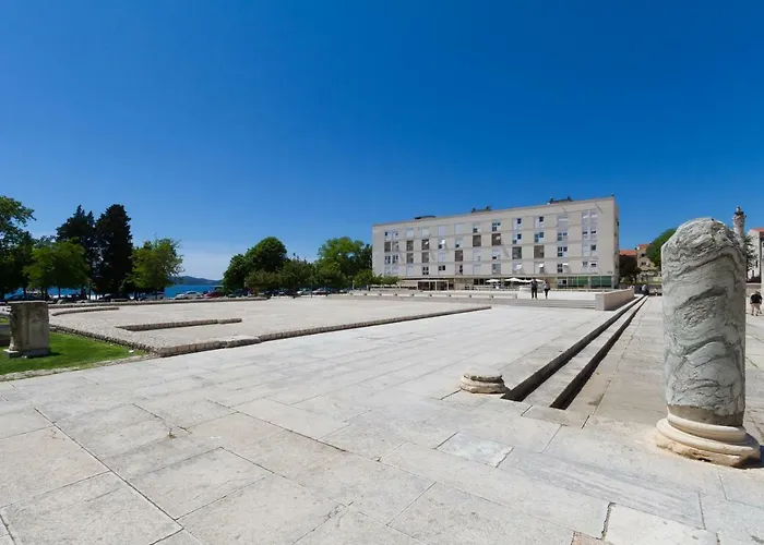 Hera With Balcony And Free Parking アパート