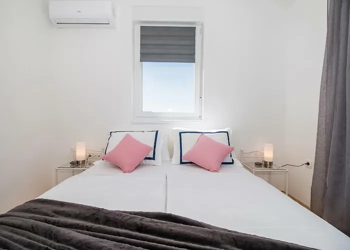 アパート Hera With Balcony And Free Parking *