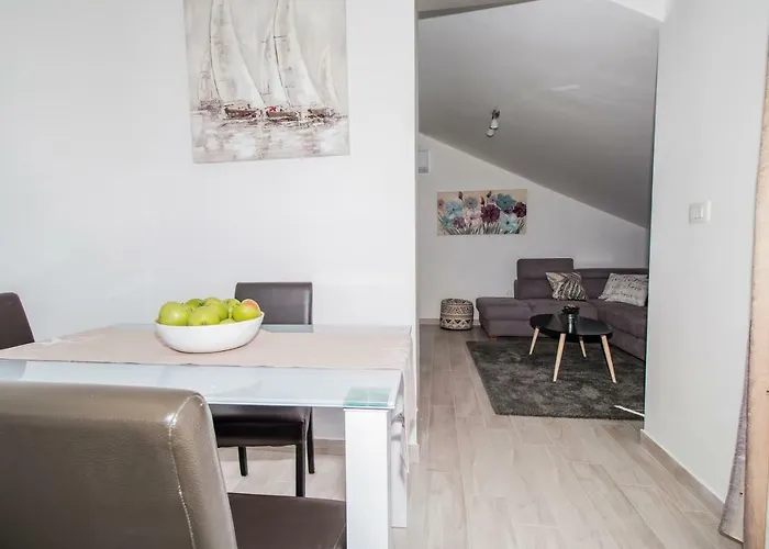 Hera With Balcony And Free Parking アパート *