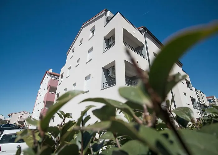 Hera With Balcony And Free Parking アパート