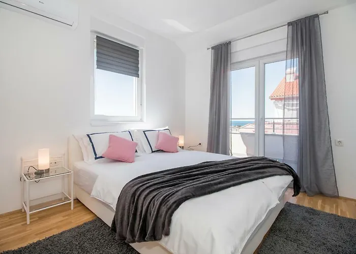 アパート Hera With Balcony And Free Parking