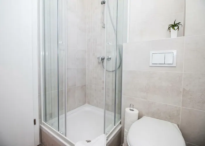 Hera With Balcony And Free Parking ザダル