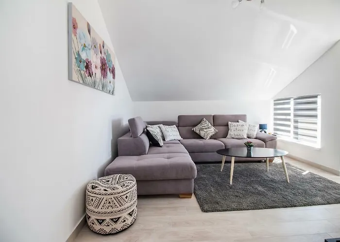 Hera With Balcony And Free Parking