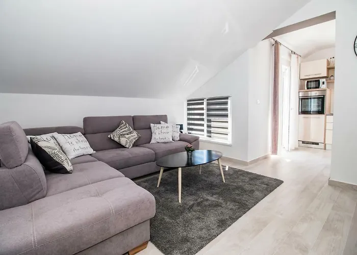 Hera With Balcony And Free Parking